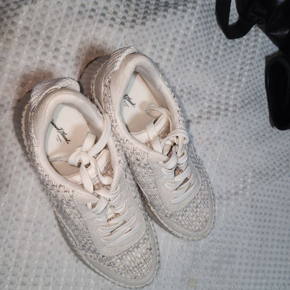 UNIVERSAL THREAD EUC WOMENS SZ 9.5 PERSEPHONE SNEAKER SHOES - Picture 2 of 10